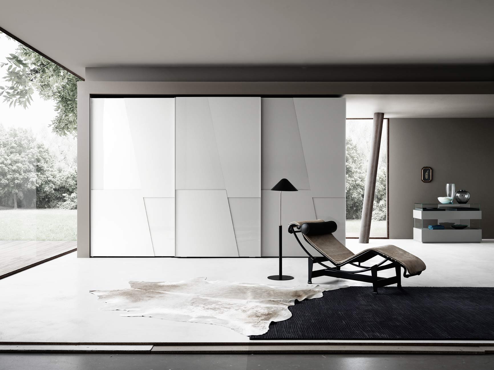 Armadio ad ante scorrevoli con design diagonale