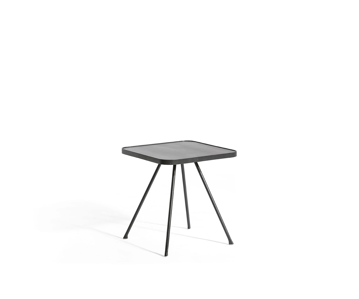 Esclusivo tavolino di design in alluminio Oasiq Attol