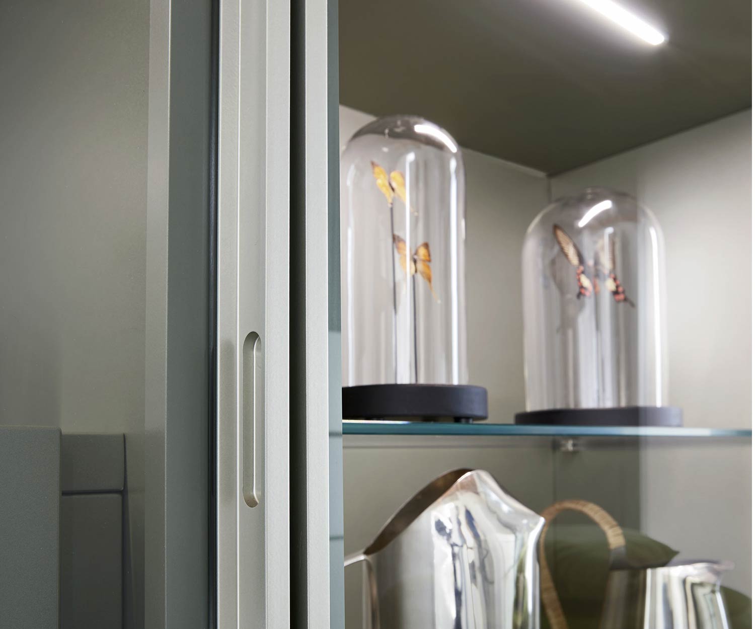 Livitalia Parete attrezzata di design C35 in dettaglio l'interno illuminato Livitalia Parete attrezzata di design C35 in dettaglio l'interno illuminato