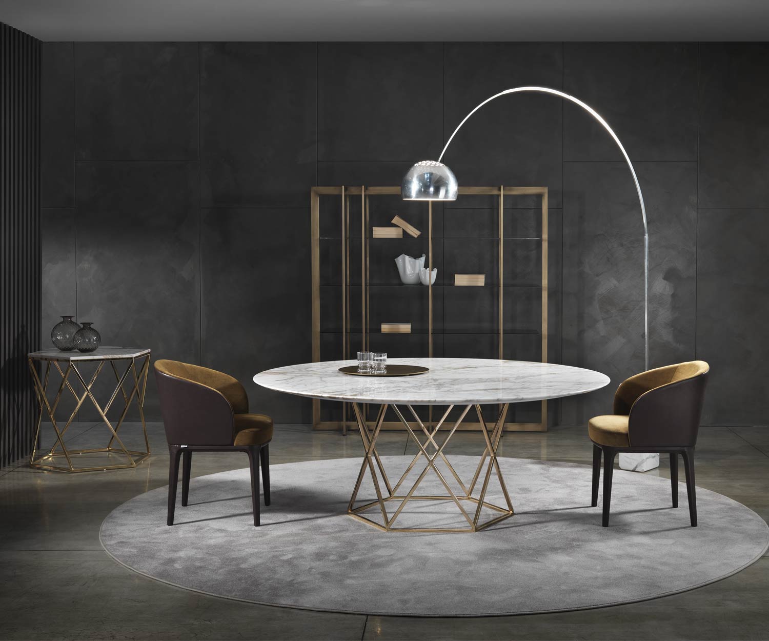 Tavolo da pranzo di design esclusivo in marmo Tatlin, disposto nella sala da pranzo