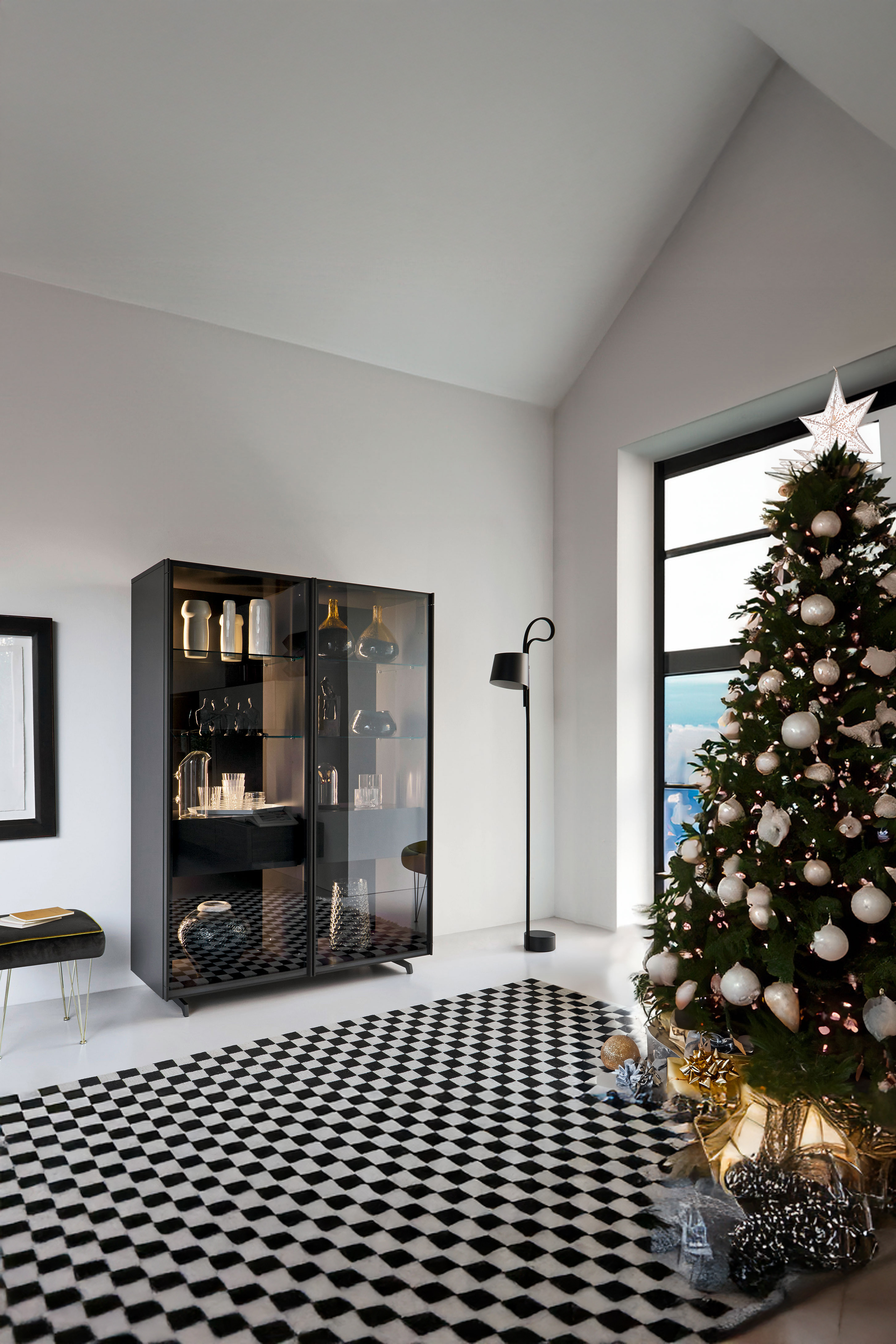 albero-di-natale-moderno-con-regali