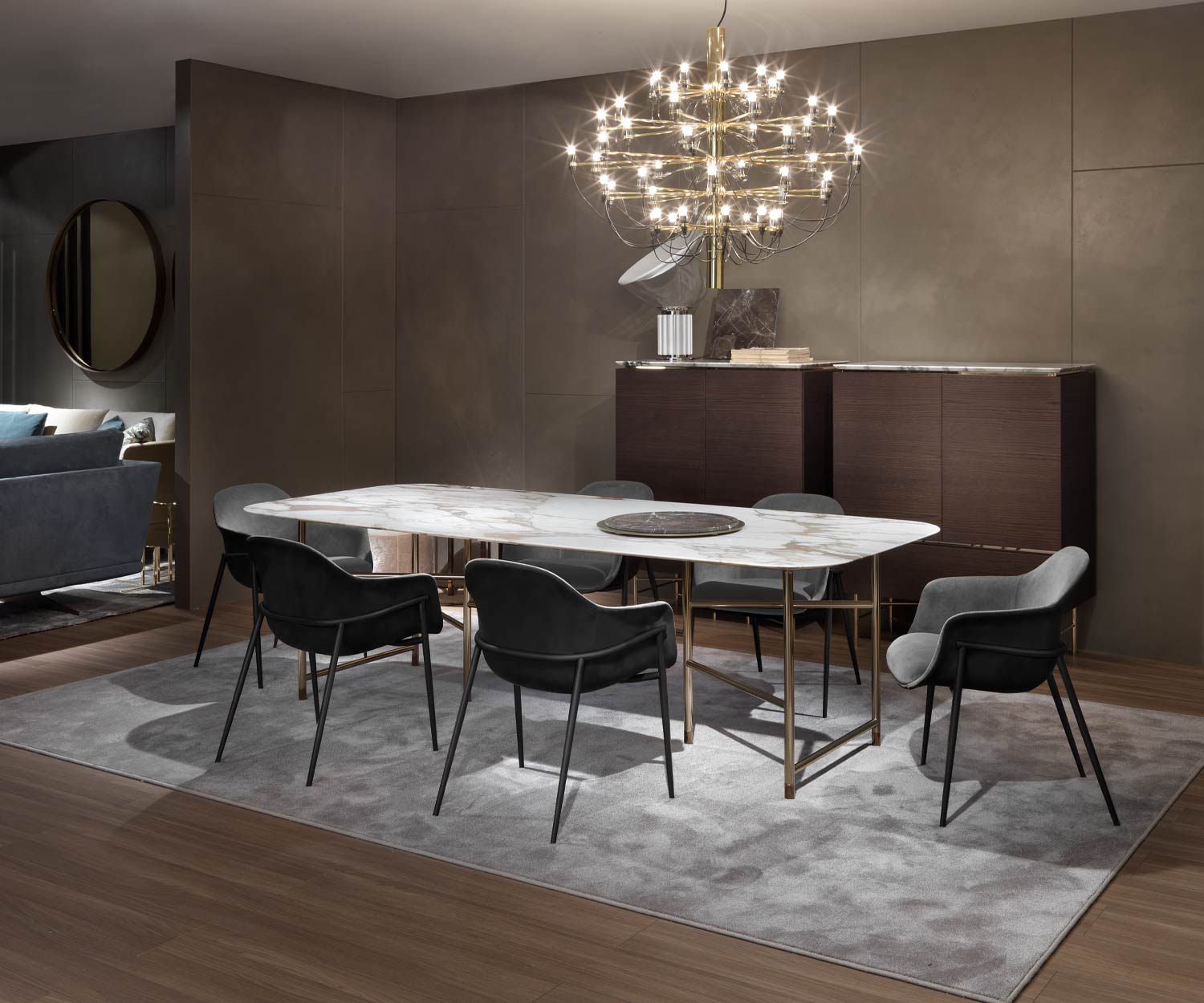 Sedia imbottita Chia di Marelli in sala da pranzo Sedia imbottita Chia di Marelli in sala da pranzo