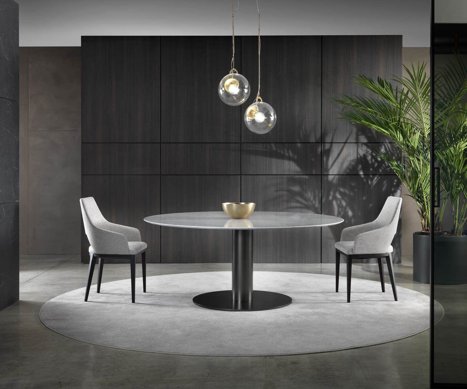 Tavolo da pranzo di design di alta qualità Marelli Break con struttura in metallo Tavolo da pranzo di design di alta qualità Marelli Break con struttura in metallo