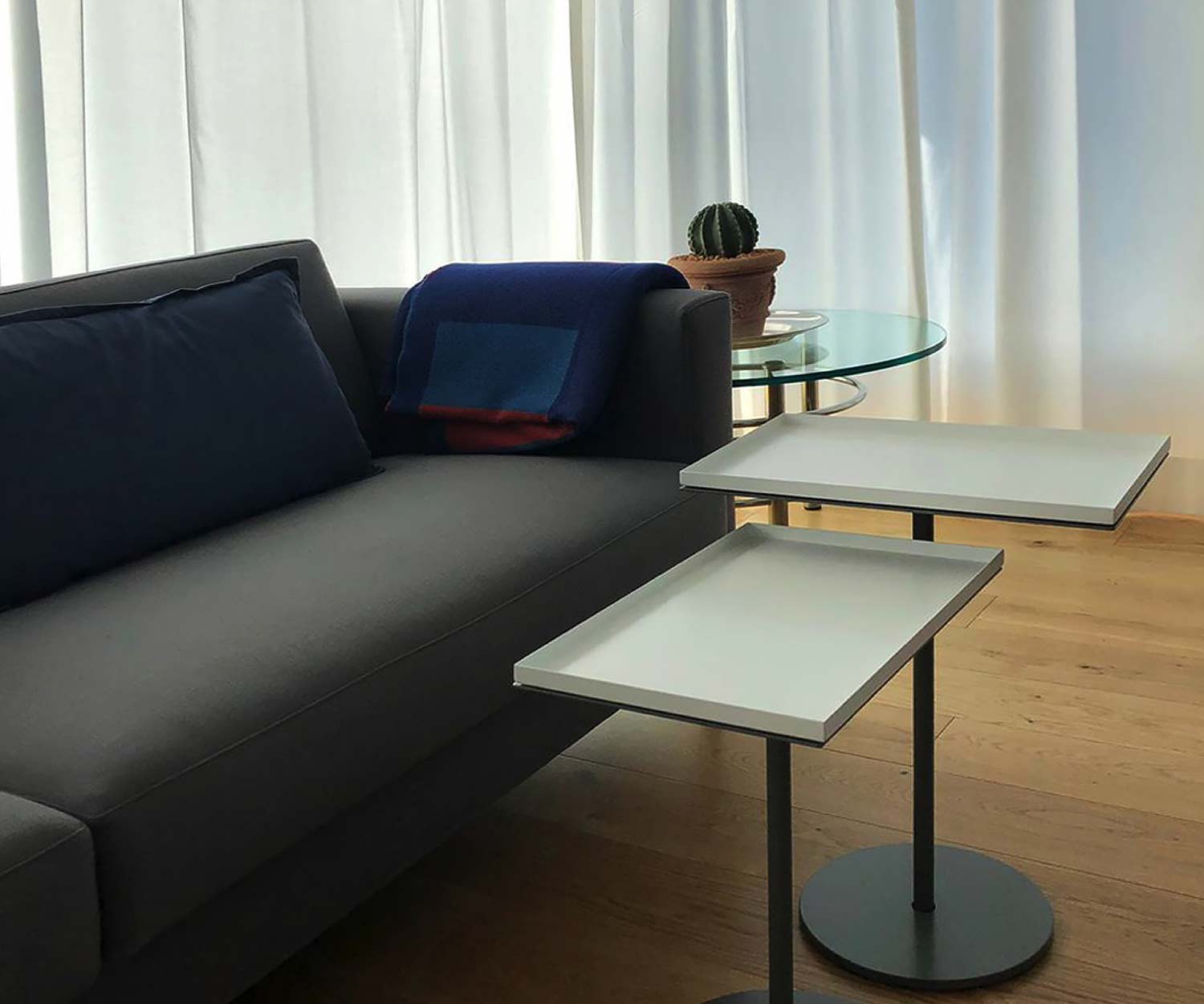 Tavolino S+ M5 con quadrato estraibile Tavolino S+ M5 con quadrato estraibile