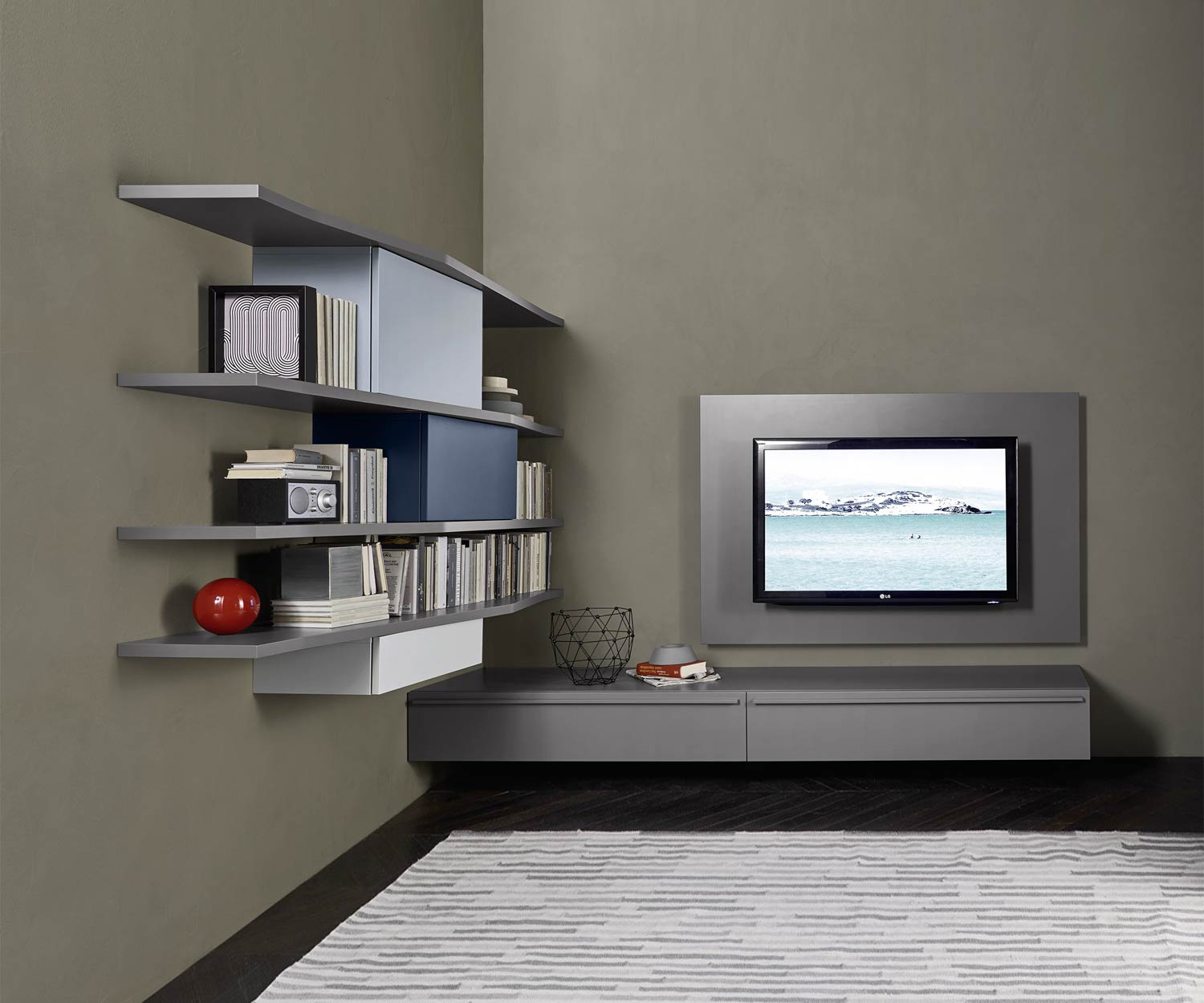 Esclusivo mobile a parete C61 di Livitalia Design con pannello a parete per TV