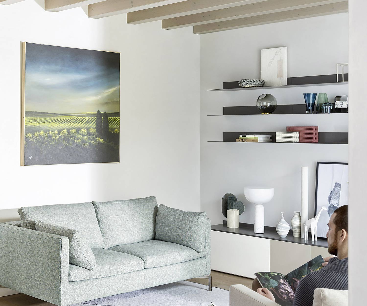 Mensola da parete in metallo di design Mensola da parete in metallo di design