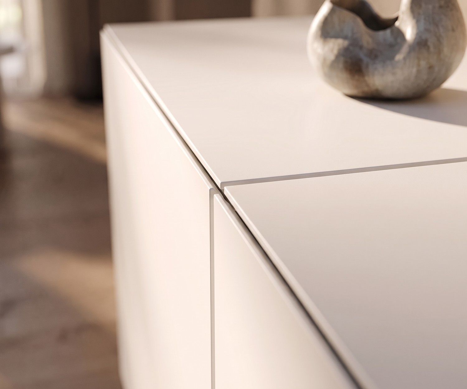 Credenza al2 MOS-I-KO 003 A per soggiorno, dettaglio della lacca opaca beige e dei giunti minimalisti