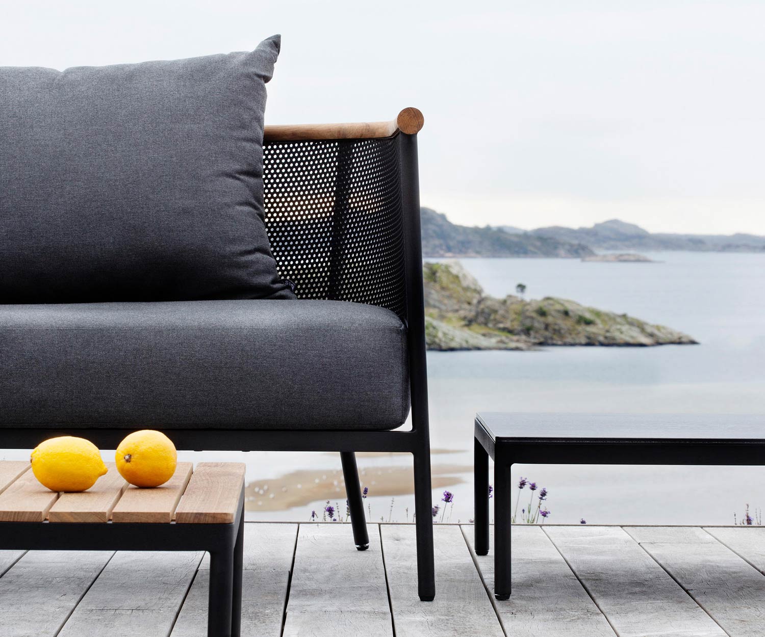 Oasiq Divano da giardino Riad in dettaglio Bracciolo e rivestimento del cuscino Oasiq Divano da giardino Riad in dettaglio Bracciolo e rivestimento del cuscino