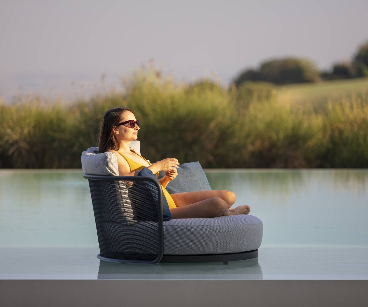 Todus Baza Round Lounge Sedia da piscina rilassante Todus Baza Round Lounge Sedia da piscina rilassante