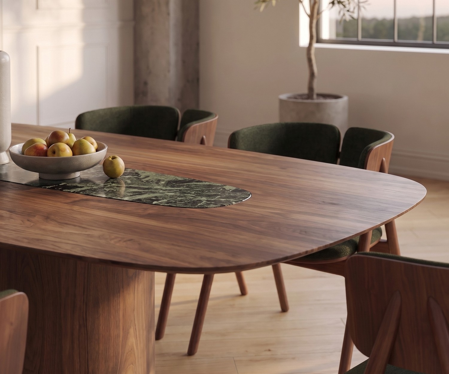 Tavolo da pranzo di design ovale al2 el-it c 001 con base in legno Tavolo da pranzo al2 el-it c 001 con piano in ceramica scura e base in legno in una sala da pranzo minimalista.