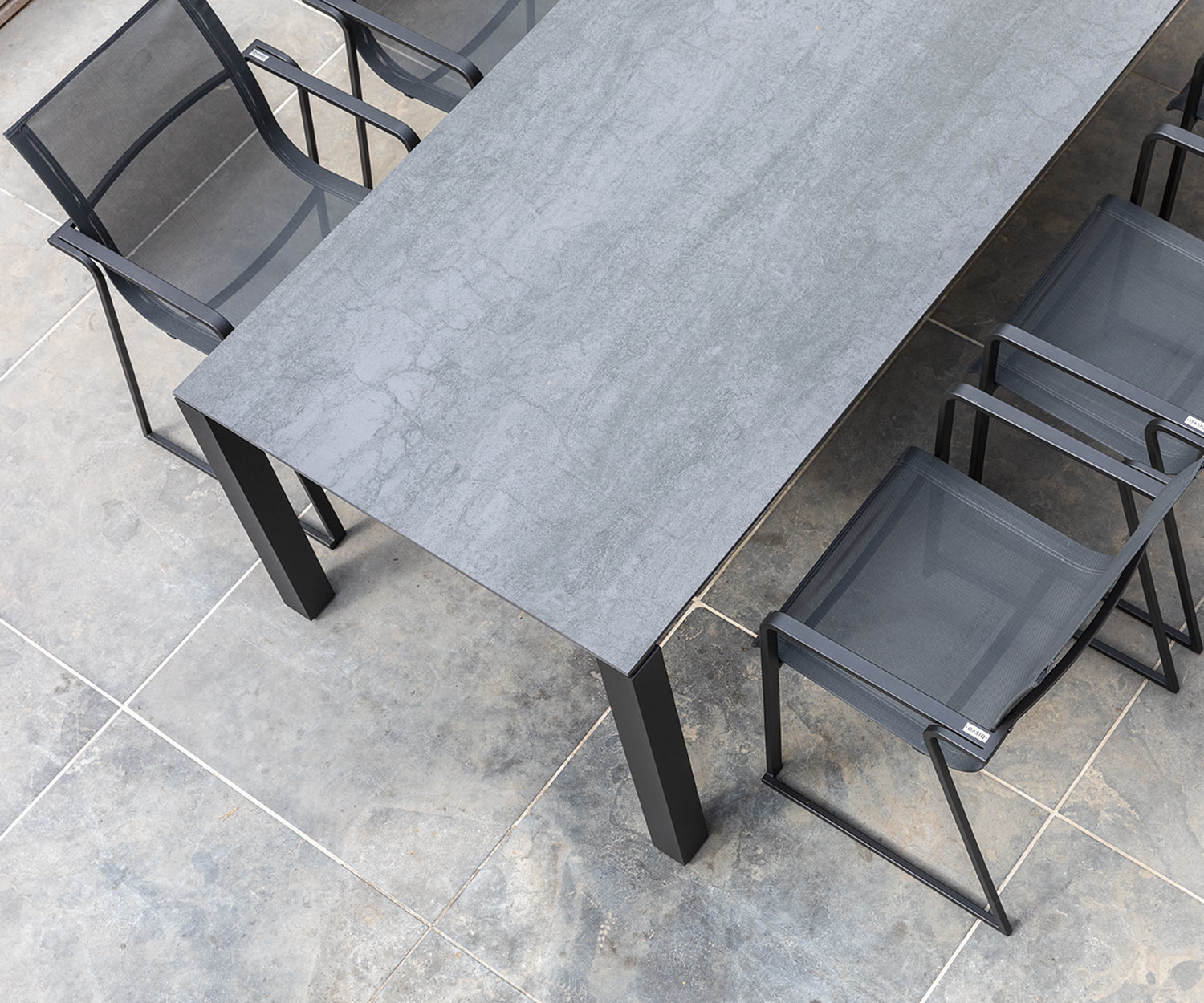 Oasiq Sedia da giardino Muze Design dall'alto rivestimento in tessuto Oasiq Sedia da giardino Muze design dall'alto rivestimento in tessuto