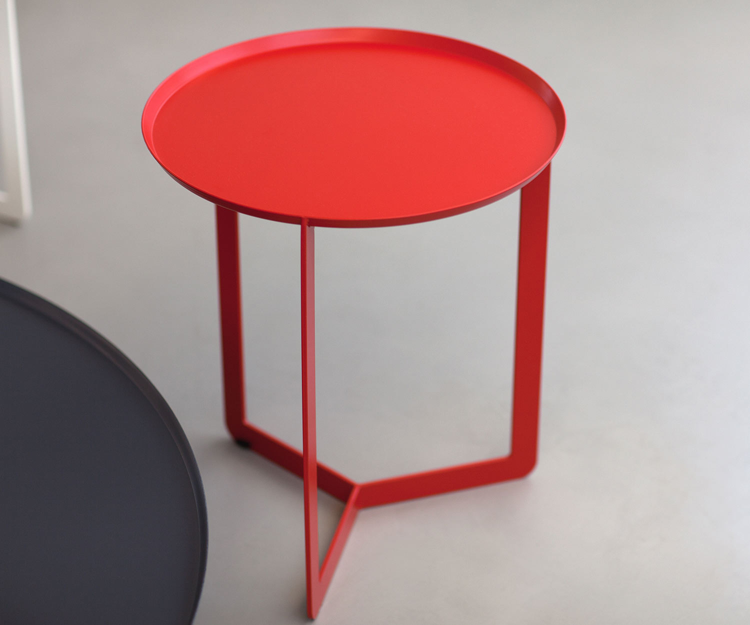Exclusive MEME Design Tavolino Round 1 in rosso Exclusive MEME Design Tavolino Round 1 in rosso