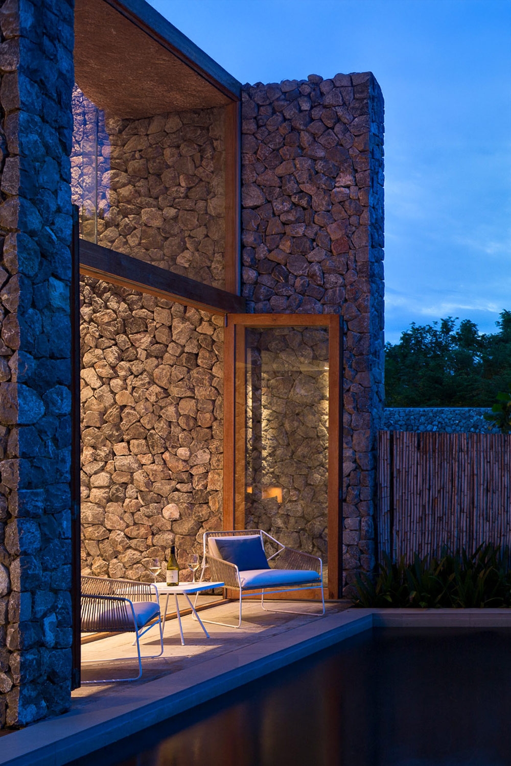 mobili da terrazza dal design filigranato in un ambiente eccezionale