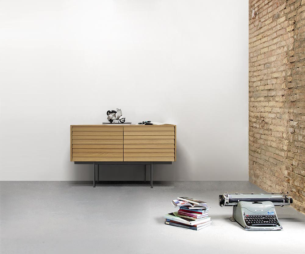 Punt Credenza Sussex con piedini B119 rovere super opaco Punt Credenza Sussex con piedini B119 rovere super opaco