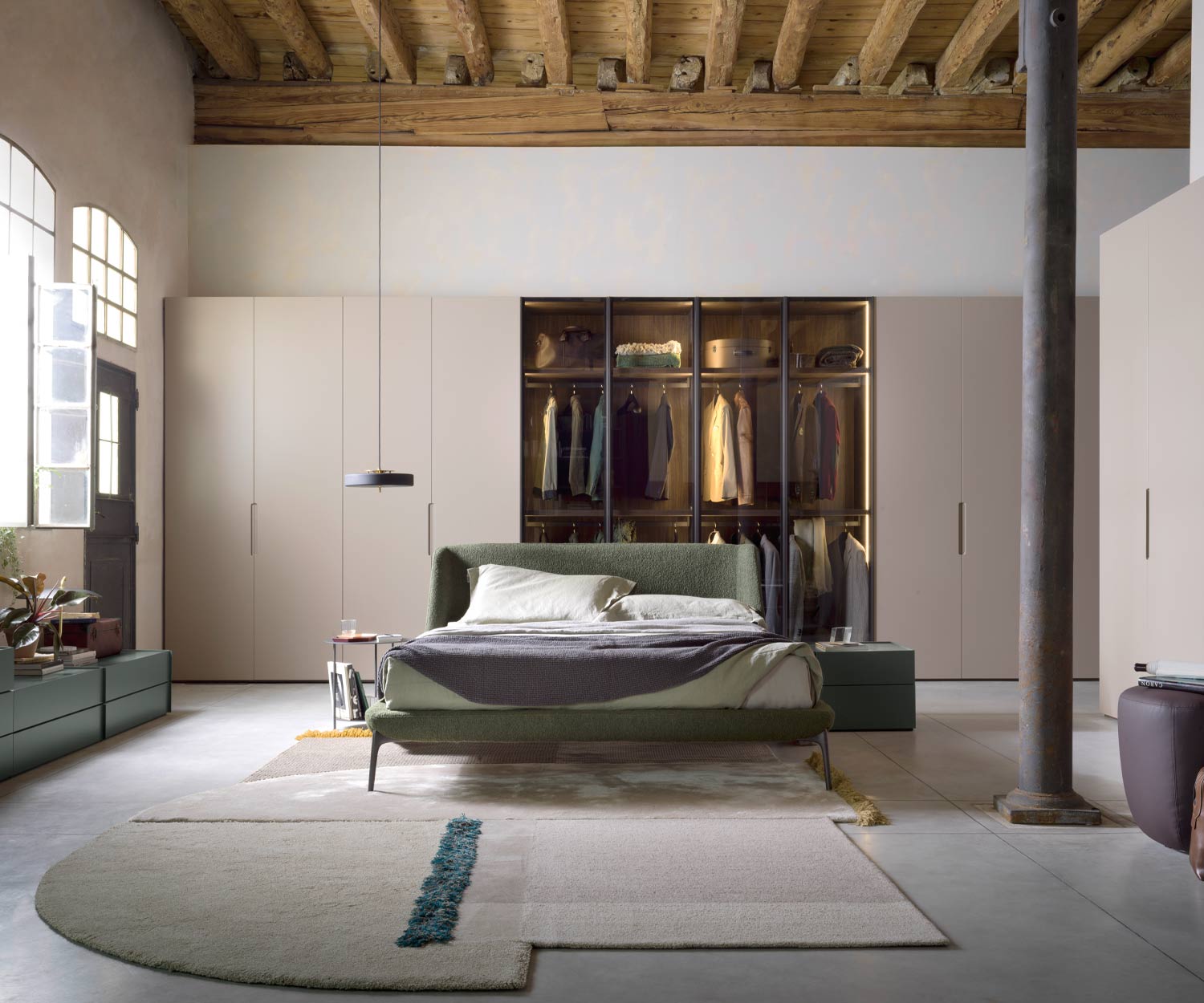 Modulo armadio Perry nella parete attrezzata della camera da letto Modulo armadio Perry nella parete attrezzata della camera da letto
