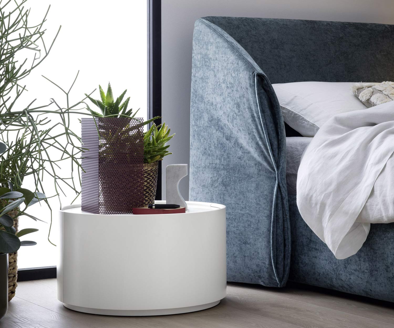Esclusivo Novamobili Letto imbottito Nascondi tessuto grigio in camera da letto Esclusivo Novamobili Letto imbottito Nascondi tessuto grigio in camera da letto