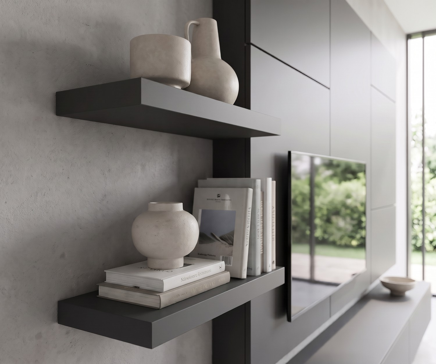 Parete attrezzata TV Livitalia C102 con mensole Parete attrezzata TV C102 di Livitalia con mensole sospese color antracite per libri e decorazioni in soggiorno.