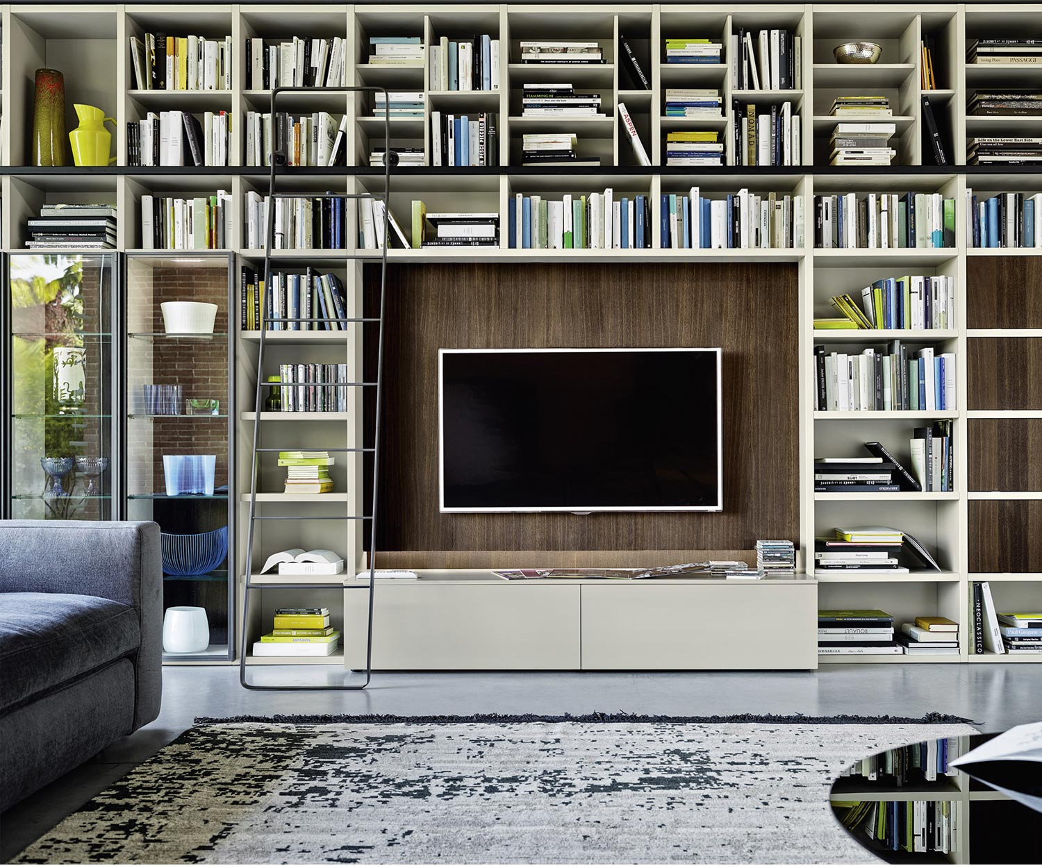 Livitalia Libreria di design con scala e pannello TV