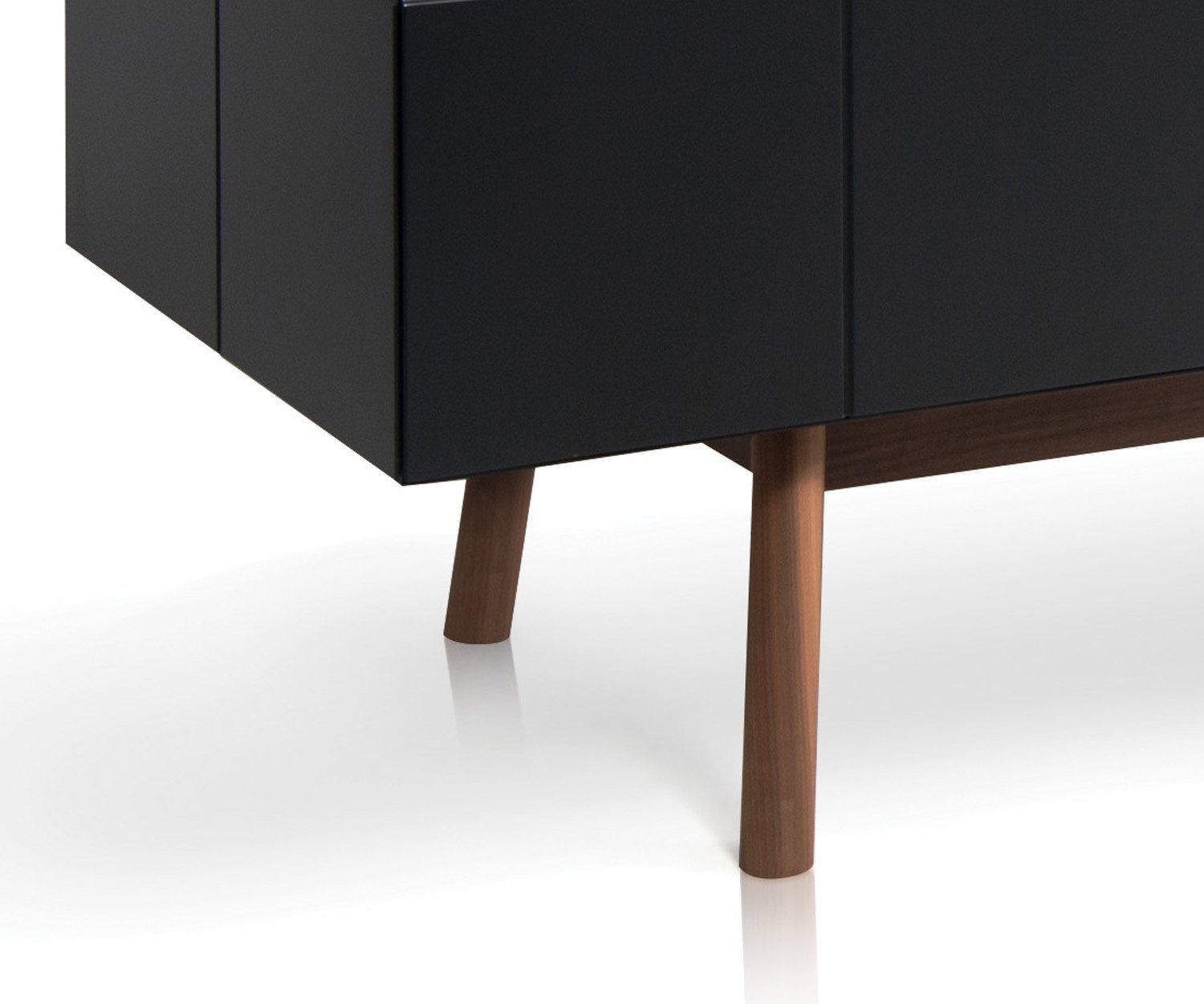 al2 Tavola bassa di design MOS I KO 005 B in nero in dettaglio piedi in legno massiccio al2 Tavola bassa di design MOS I KO 005 B in nero in dettaglio piedi in legno massiccio