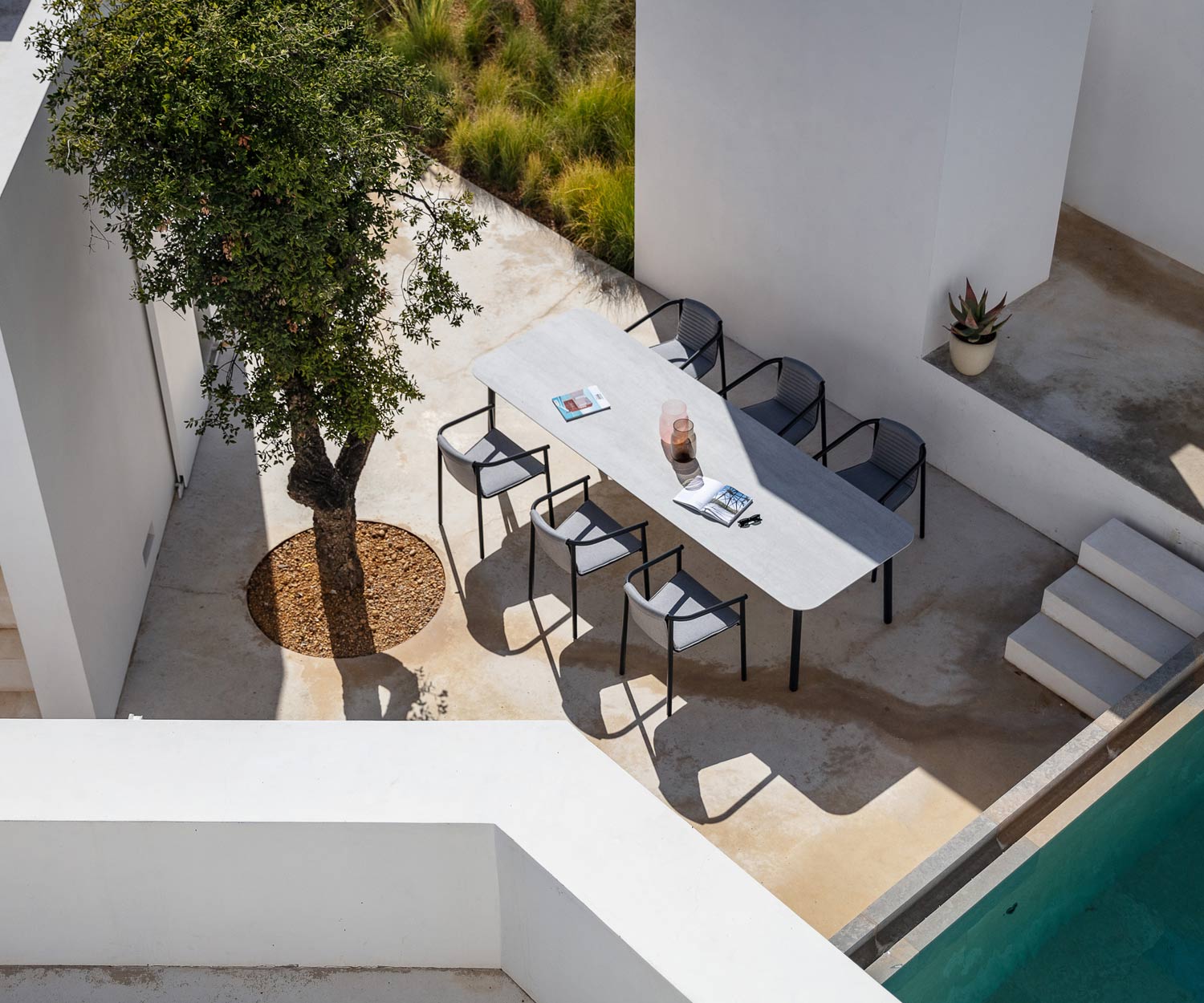Tavolo da giardino rettangolare di alta qualità Todus Starling design con angoli arrotondati Tavolo da giardino rettangolare di alta qualità Todus Starling design con angoli arrotondati