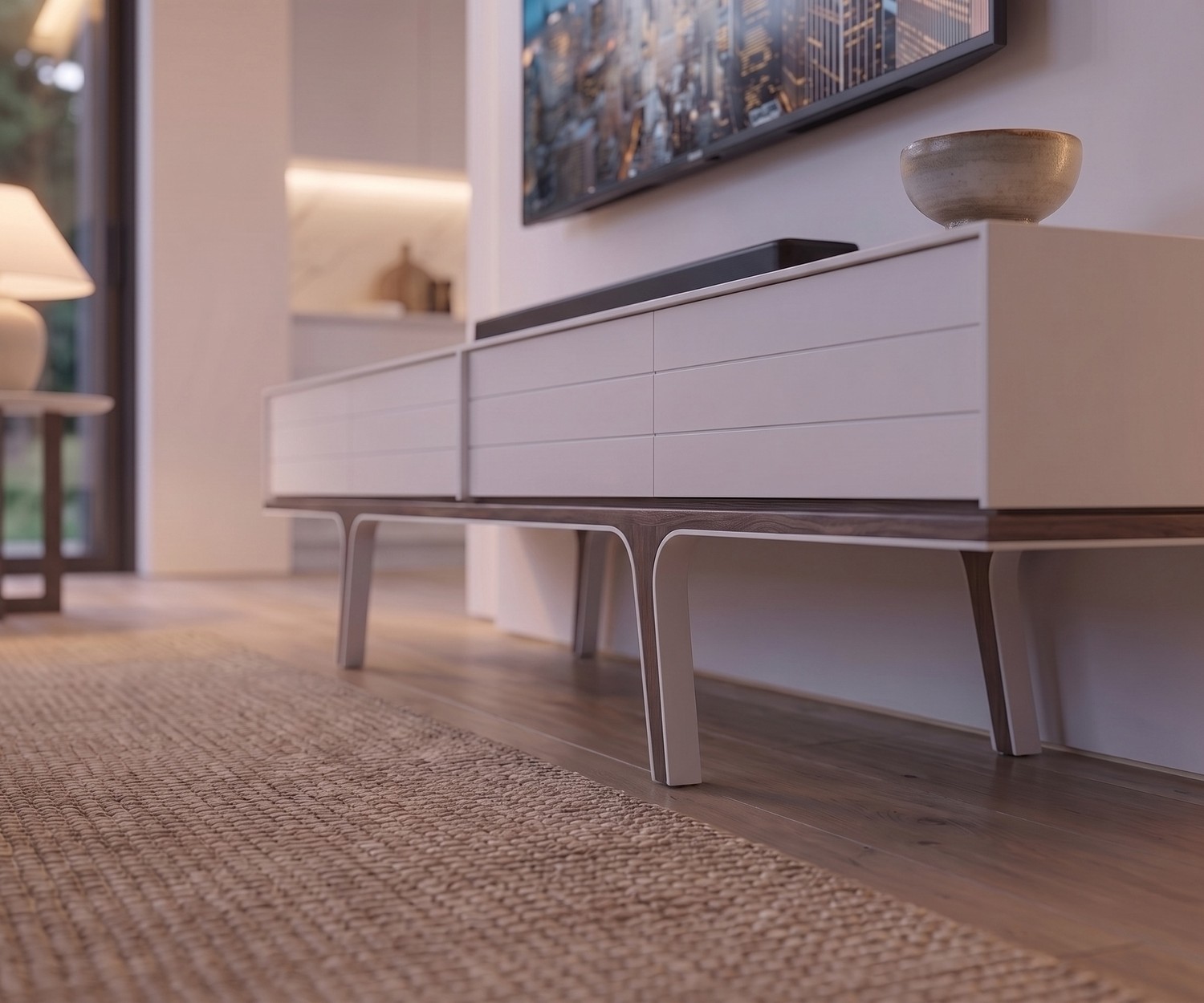 Mobile TV basso al2 Mobius 004 per il soggiorno. Porta TV di design bianco opaco con eleganti piedini in legno massello.