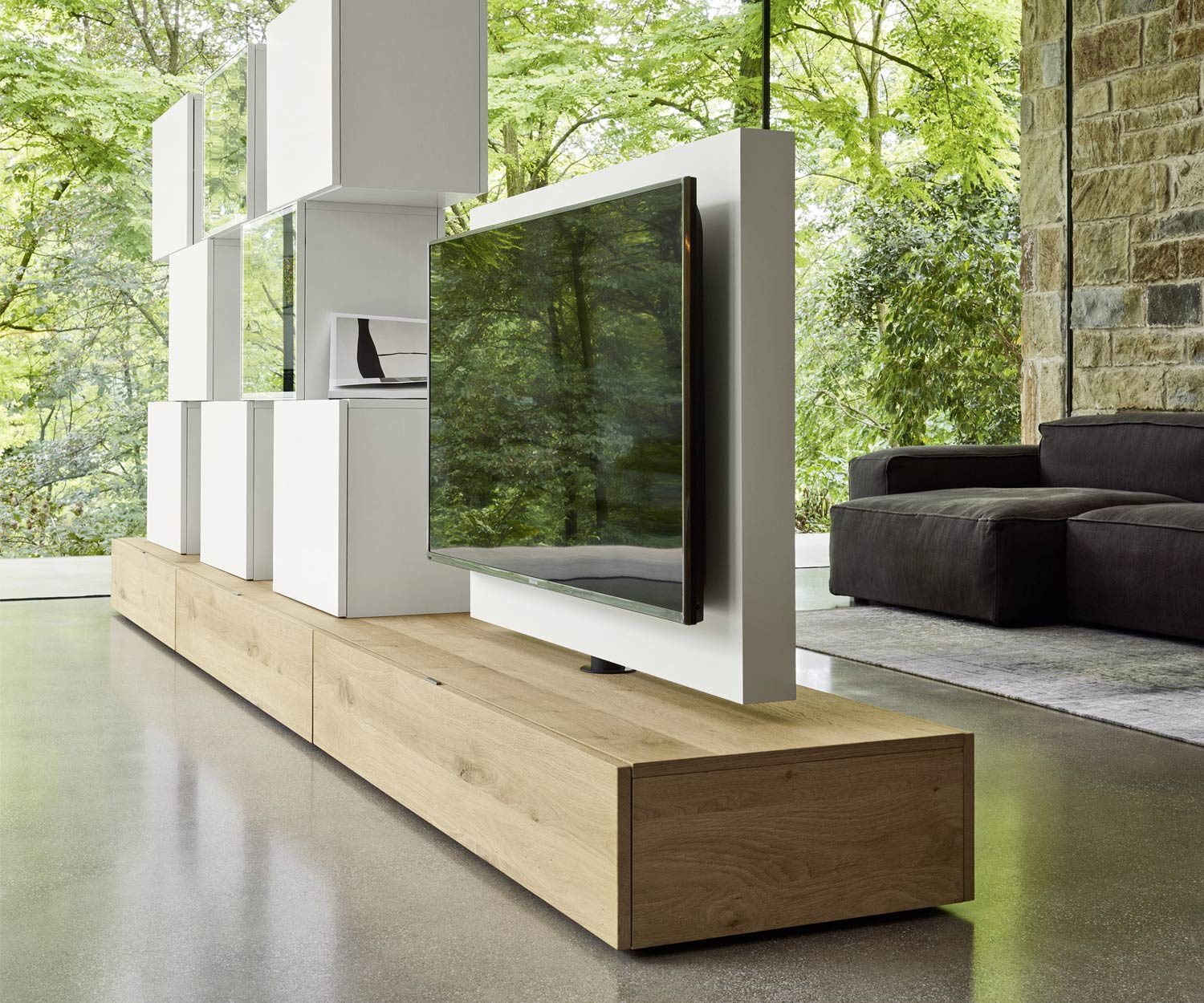 Esclusivo pensile Livitalia Design C46 con pannello TV orientabile in bianco opaco