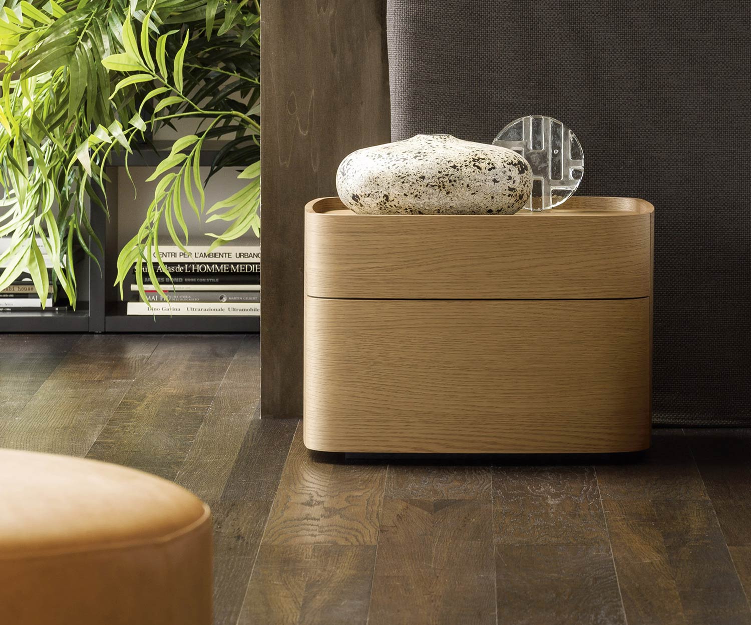 Novamobili Comodino design Norman 2 cassetti rovere chiaro miele Novamobili Comodino design Norman 2 cassetti rovere chiaro miele