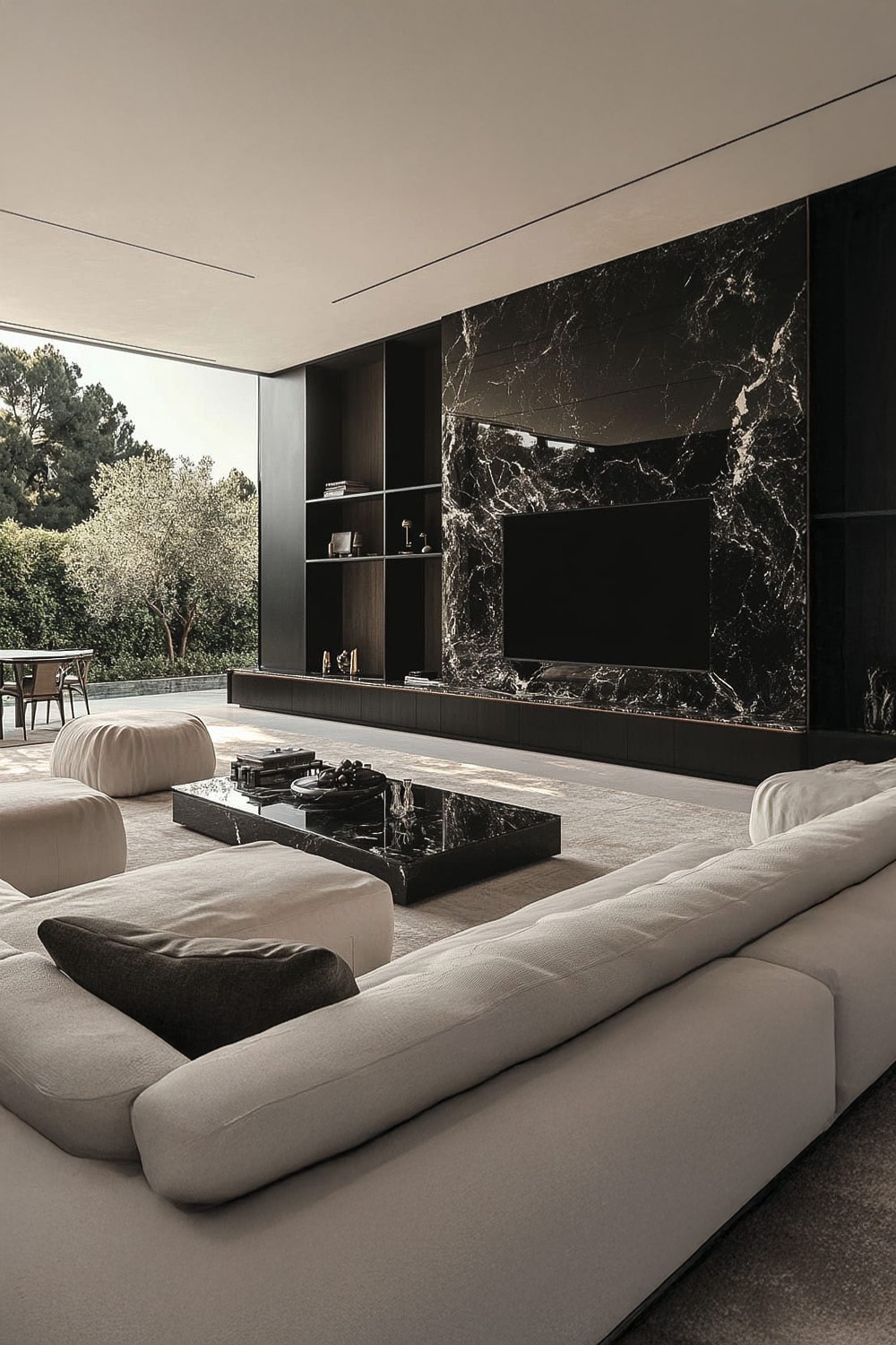 soggiorno-in-bianco-e-nero-con-accenti-di-marmo-di-alta-qualita-per-un-atmosfera-lussuosa