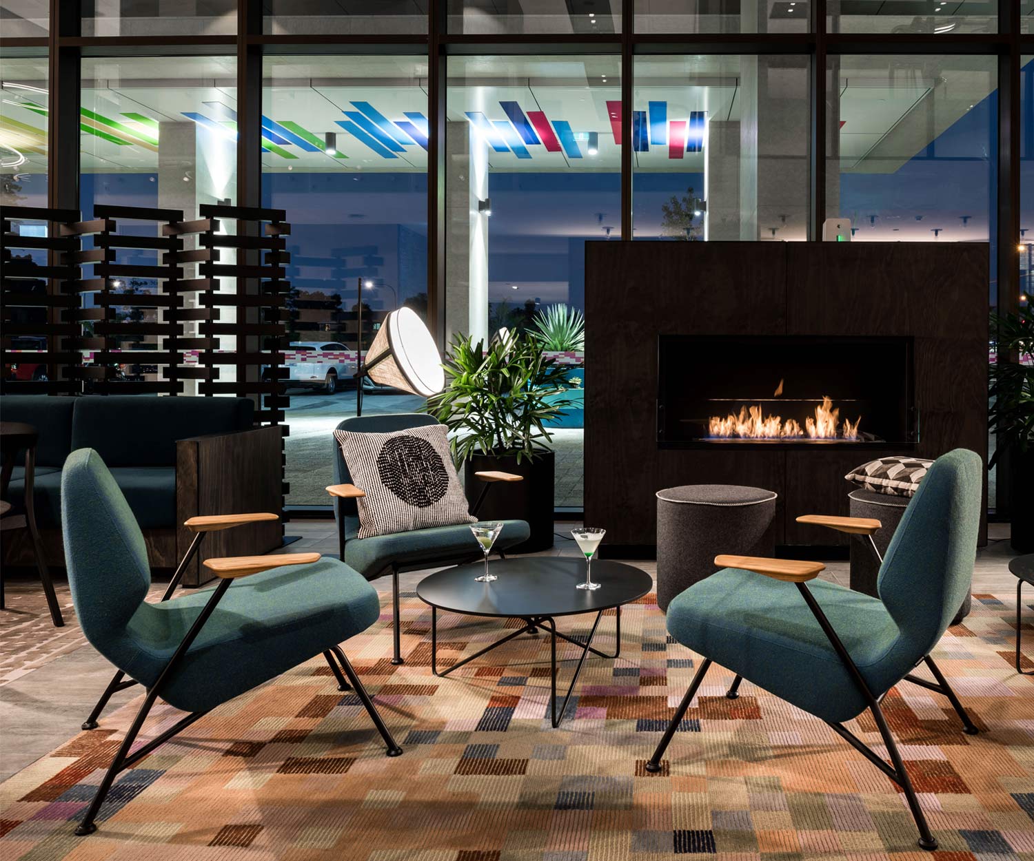 Poltrona di design di alta qualità Prostoria Oblique in verde per il soggiorno Poltrona di design di alta qualità Prostoria Oblique in verde per il soggiorno