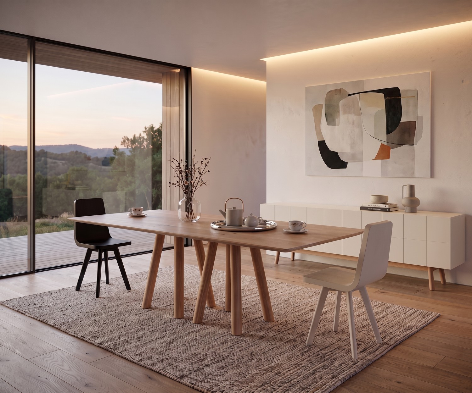 Tavolo da pranzo di design in legno mos-i-ko 001 a Tavolo da pranzo mos-i-ko 001 a in legno massello per una sala da pranzo minimalista con sedie moderne e tappeto.