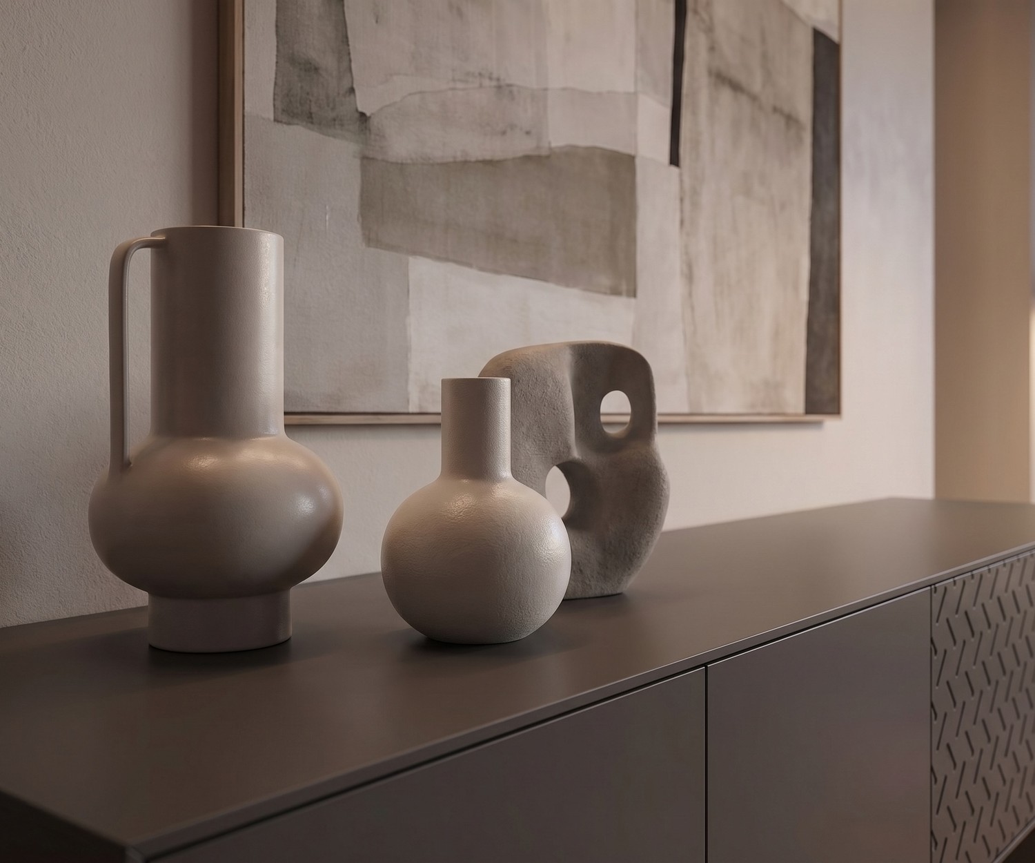 Madia di design moderno al2 Alhambra 003 Madia di design moderno al2 Alhambra 003 grigio scuro per il soggiorno, decorata con vasi in ceramica minimalisti