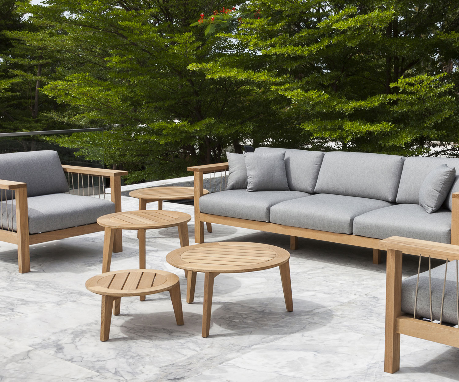 Oasiq Tavolino Attol in teak
