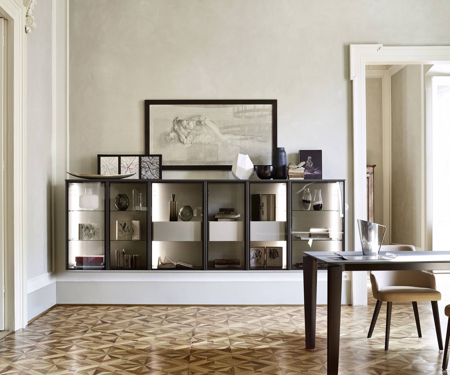 Esclusivo mobile sospeso di design Livitalia in vetro marrone opaco Esclusivo mobile sospeso di design Livitalia in vetro marrone opaco
