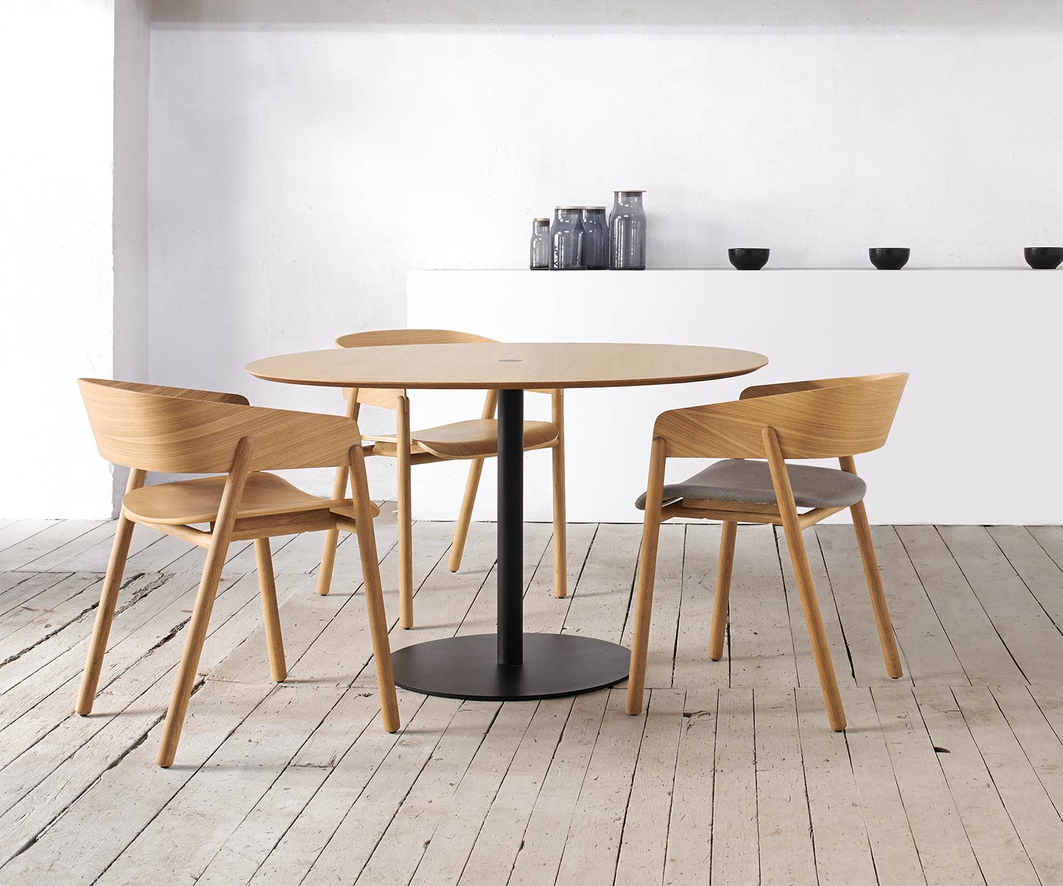 Punt Sedia da pranzo di design in legno massiccio di quercia Punt Sedia da pranzo di design in legno massiccio di quercia