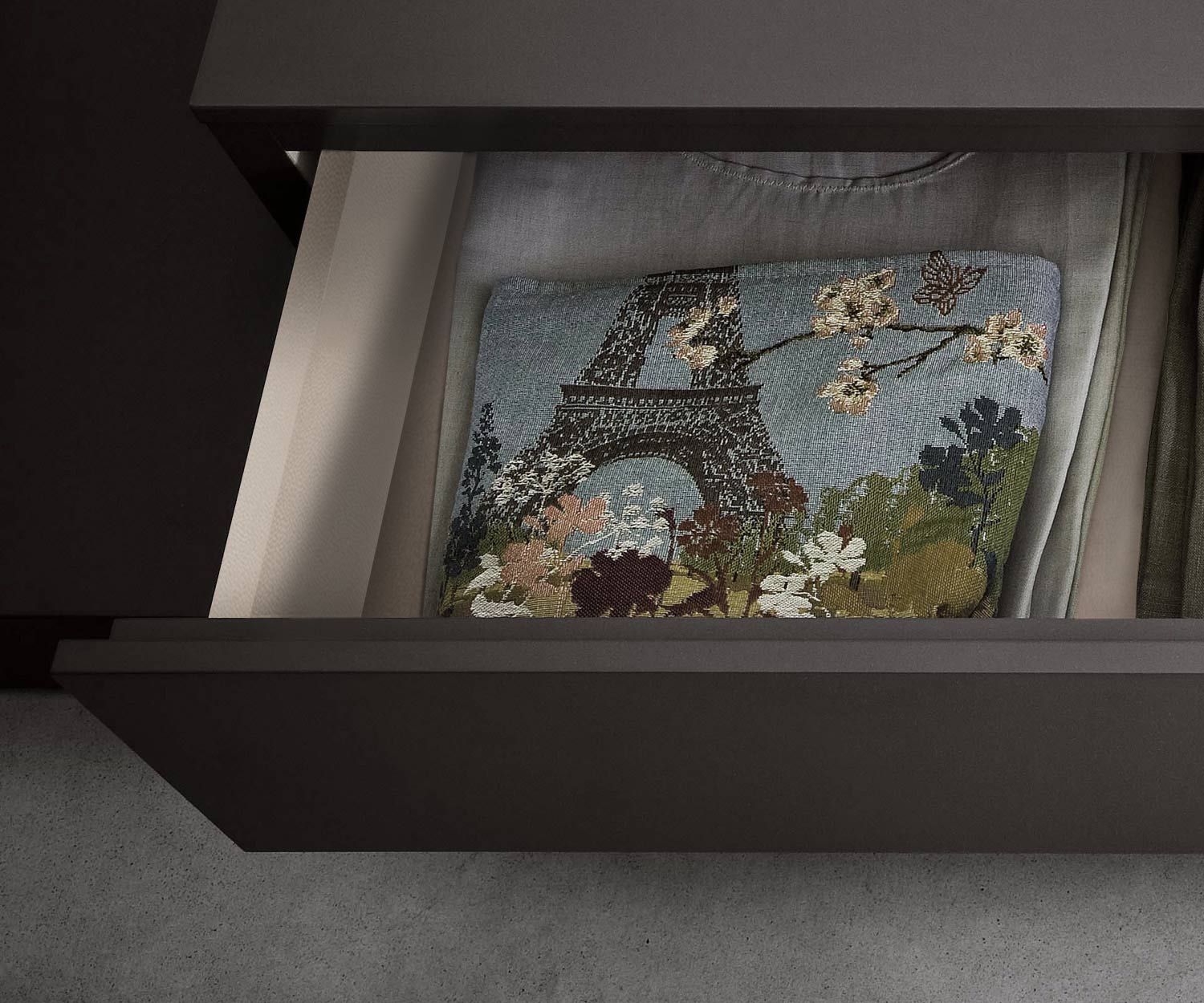 Design comodino Easy 1 cassetto in dettaglio Colore interno cassetto Design comodino Easy 1 cassetto in dettaglio Colore interno cassetto