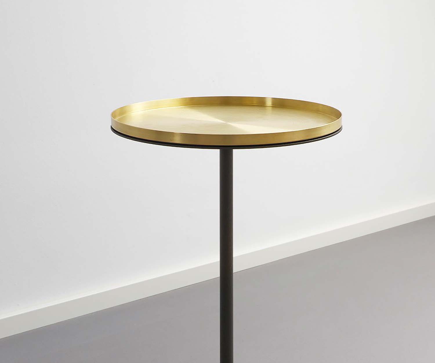 Tavolino S+ Vassoio in ottone M5 Tavolino S+ Vassoio in ottone M5