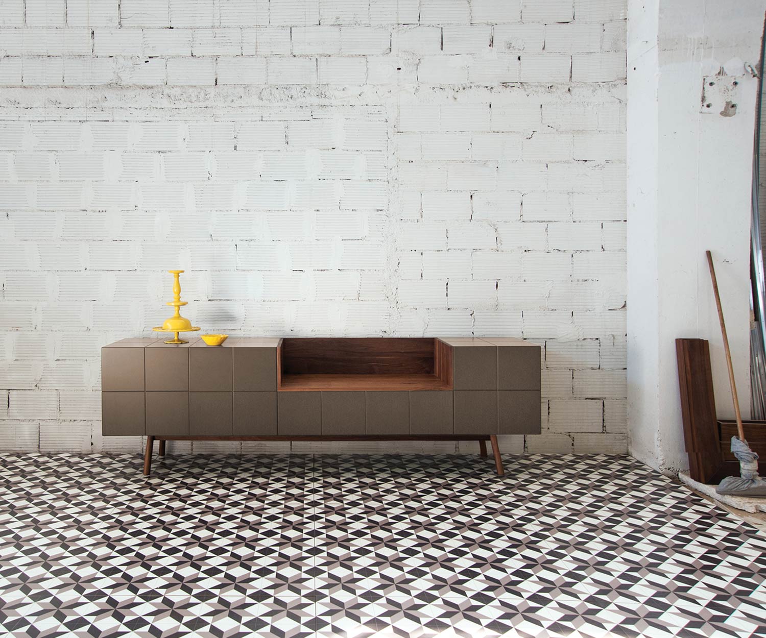 Credenza di colore beige al2 Design MOS I KO 003 A Credenza di colore beige al2 Design MOS I KO 003 A