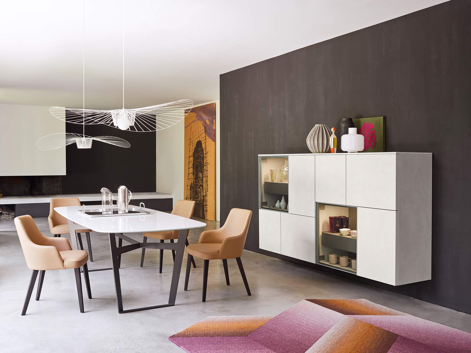 Credenza sospesa per la sala da pranzo Credenza sospesa per la sala da pranzo