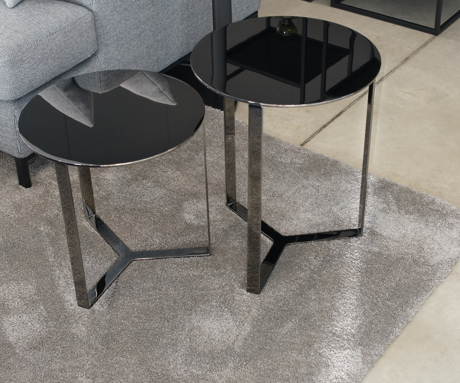 Tavolino moderno Marelli Clip in ottone spazzolato Tavolino moderno Marelli Clip in ottone spazzolato