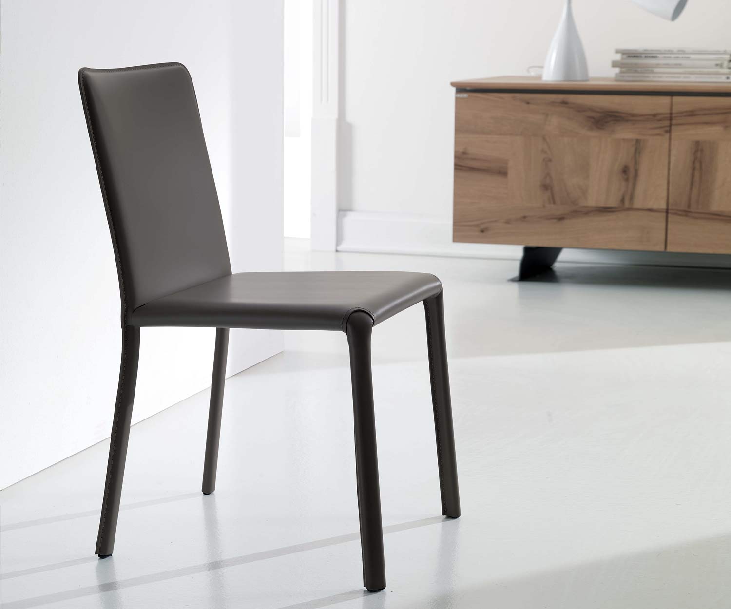 Esclusiva Ozzio Sedia di design Lunette in pelle nera Esclusiva Ozzio Sedia di design Lunette in pelle nera