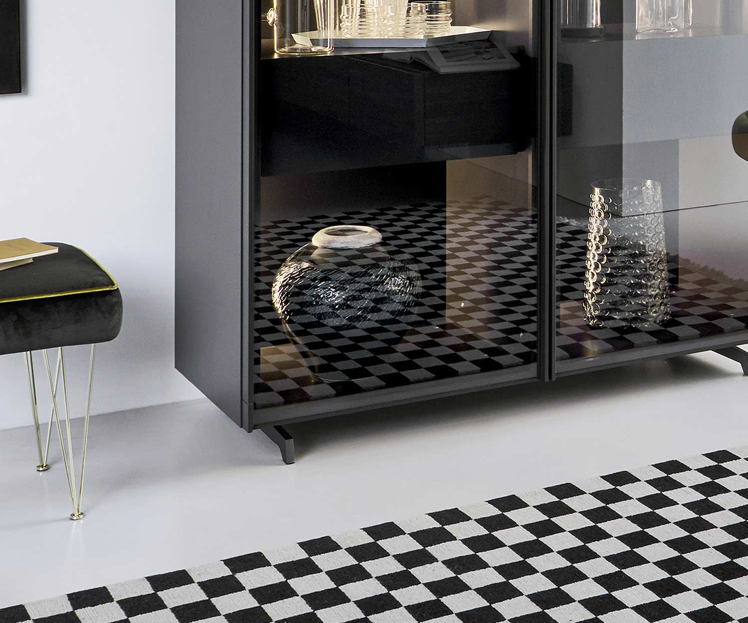 Livitalia Mobile in vetro di design Scrigno con base Livitalia Mobile in vetro di design Scrigno con base