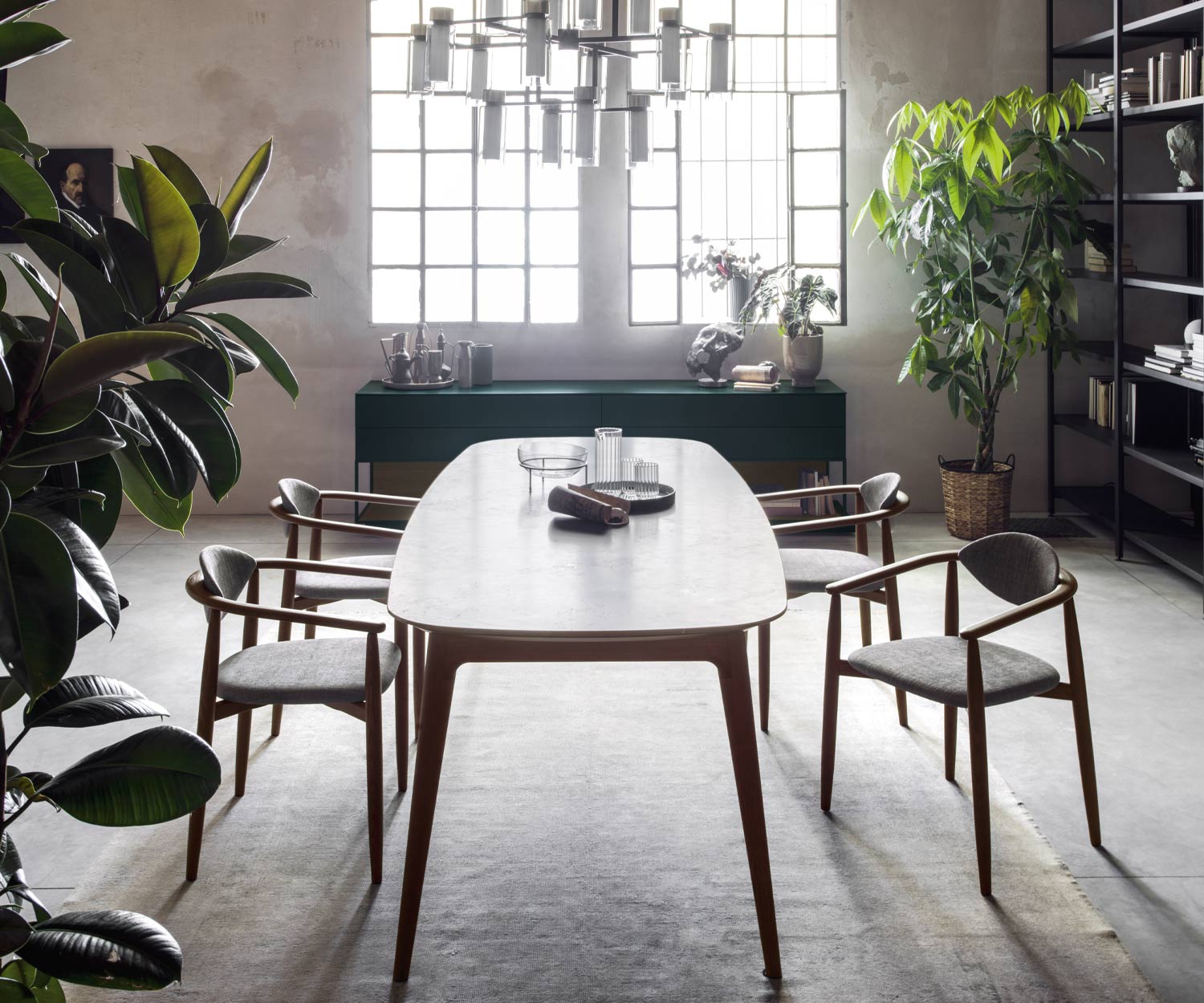 Tavolo di marmo Novamobili Hanami nella sala da pranzo Tavolo di marmo Novamobili Hanami nella sala da pranzo