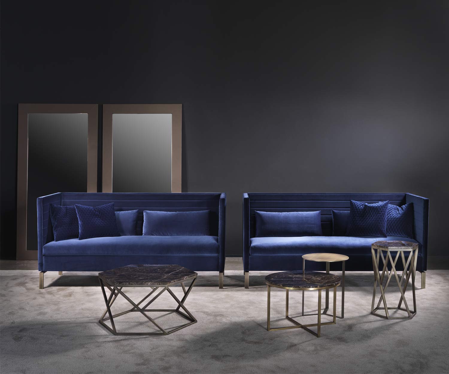 Divano moderno di design Marelli per area lounge Divano moderno di design Marelli per il salotto