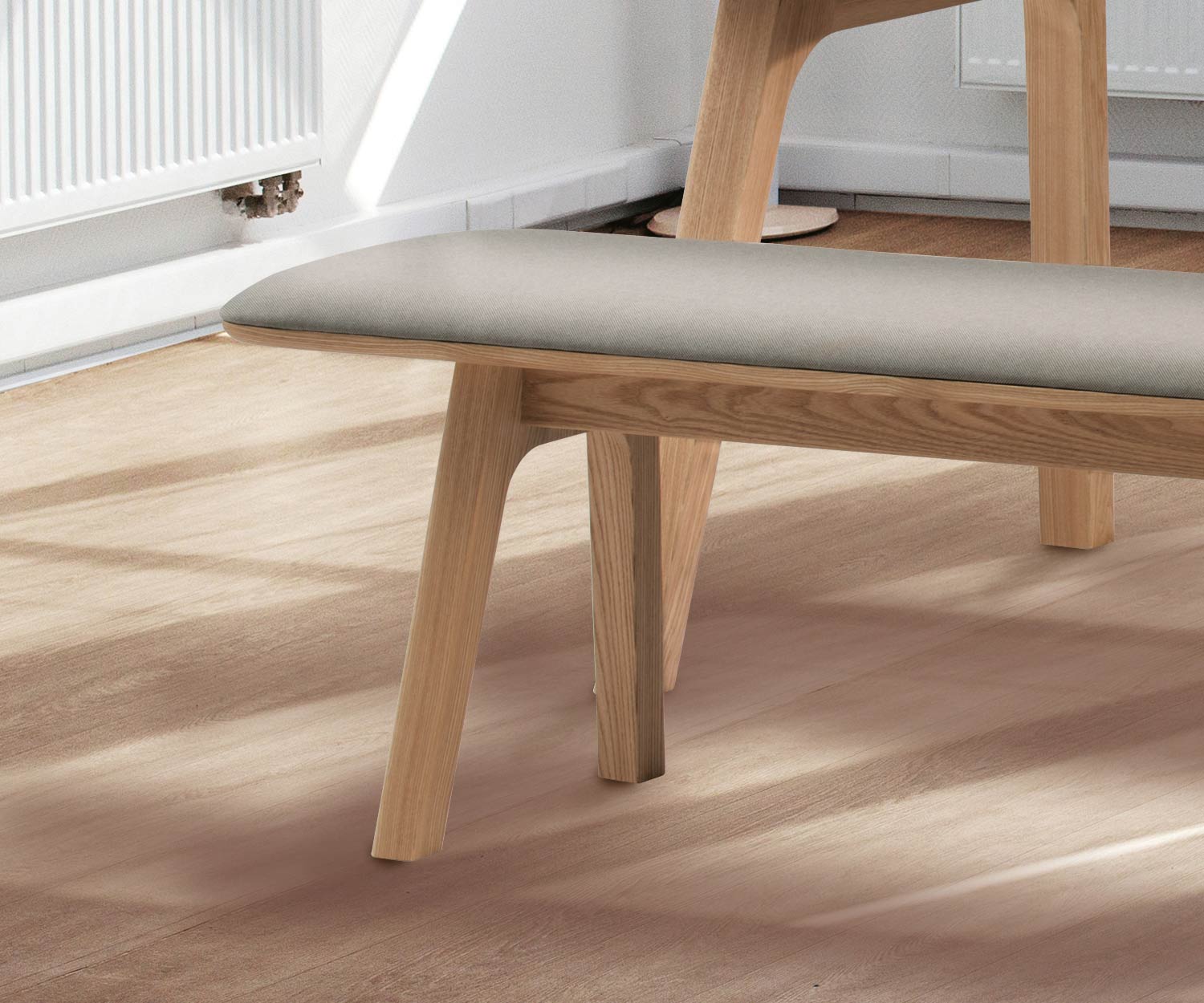 Conde House Panca di design Ten in dettaglio Panca rivestita in tessuto grigio Conde House Panca di design Ten in dettaglio Panca rivestita in tessuto grigio