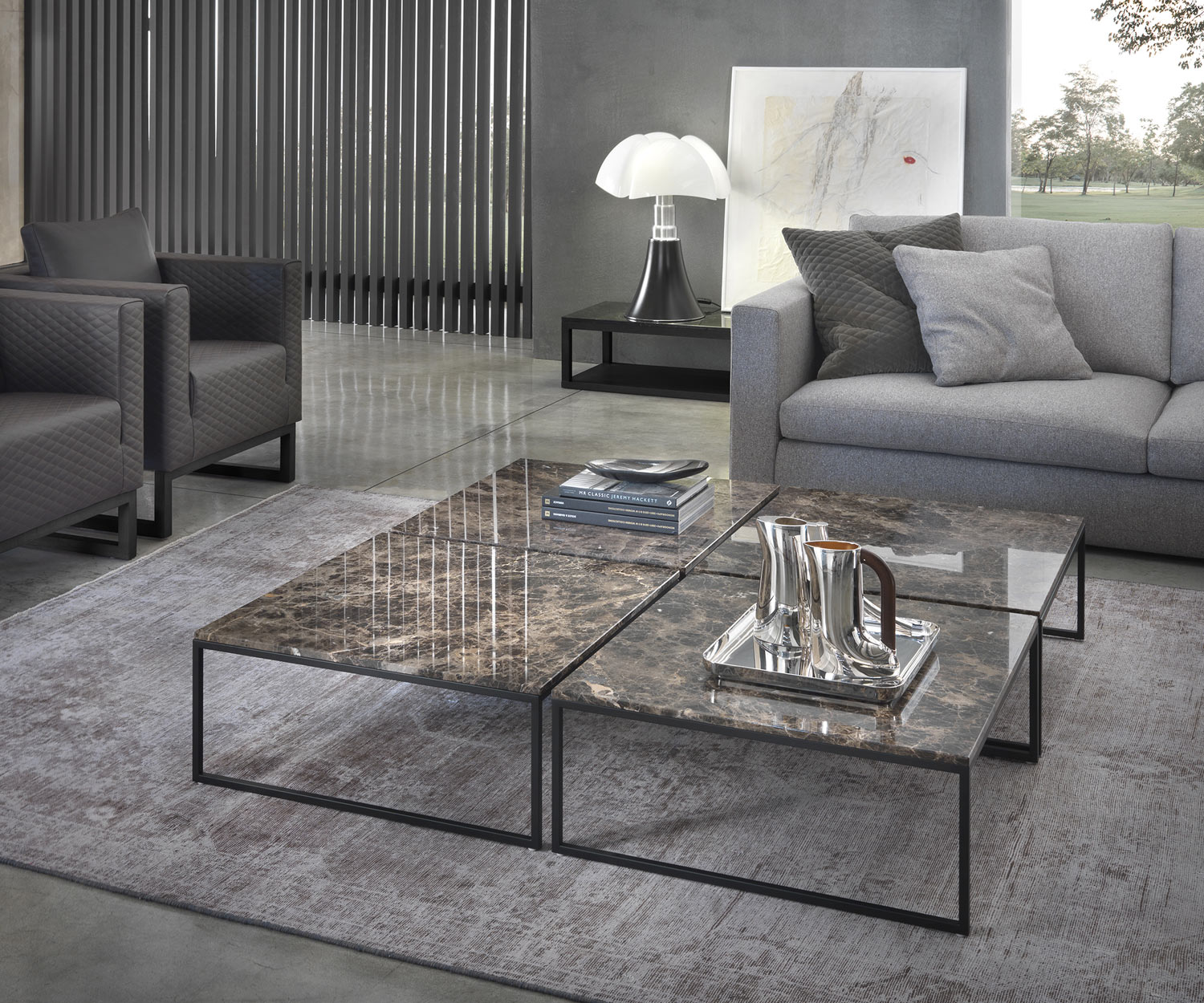 Esclusivo tavolino di design Giulio Marelli Telaio con piano in marmo Perfetto marrone