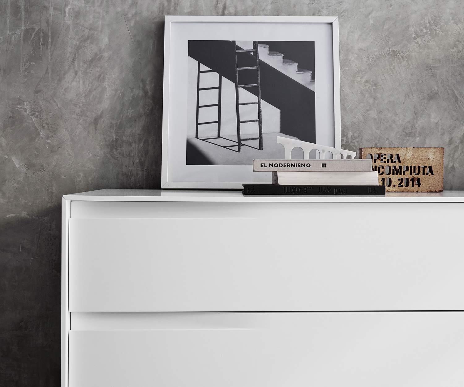 Moderna Livitalia Credenza Vela Design in dettaglio la presa incassata Moderna Livitalia Credenza Vela Design in dettaglio la presa incassata