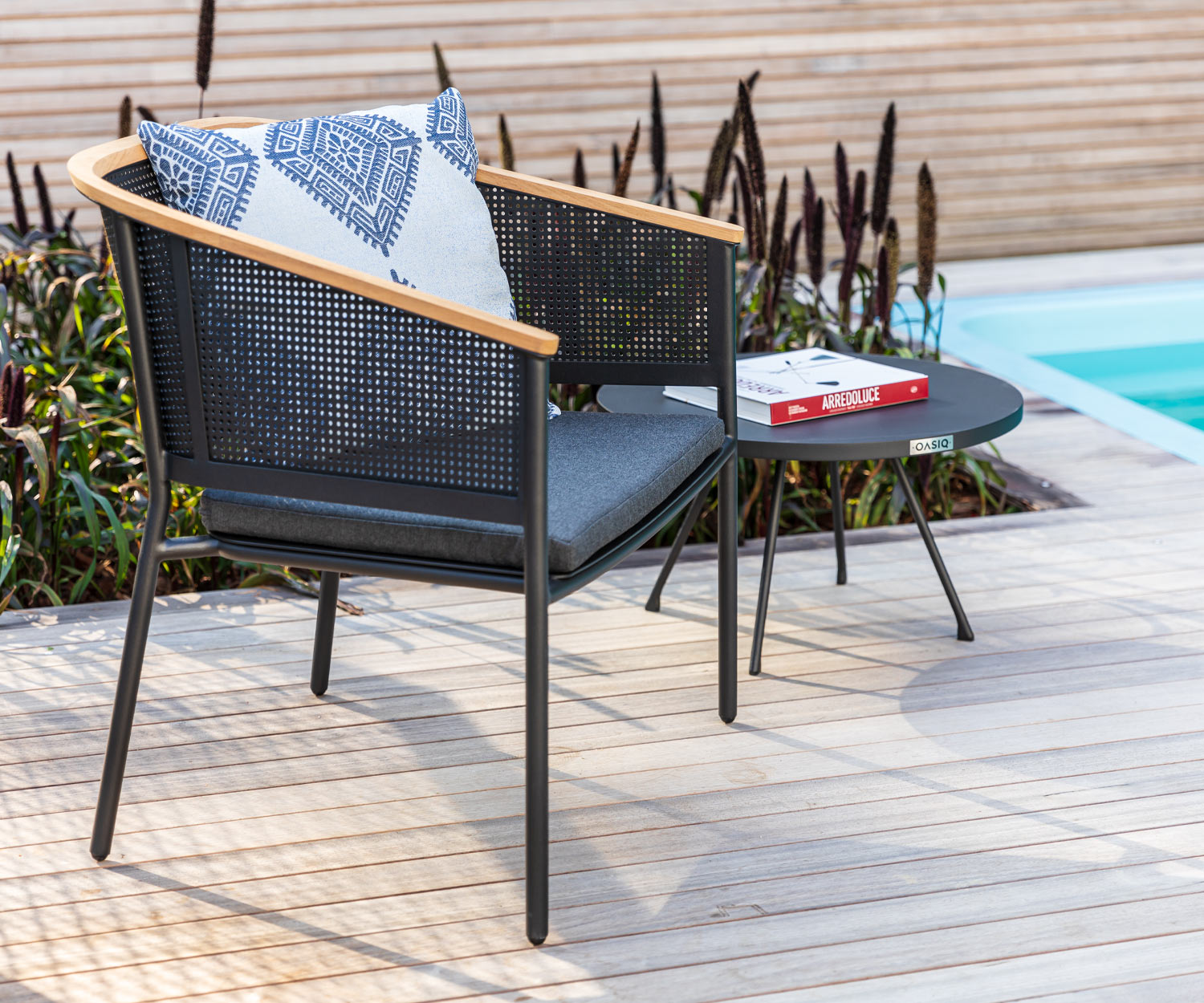 Tavolino e tavolo da giardino di design in alluminio di alta qualità Oasiq Attol Tavolino e tavolo da giardino di design in alluminio di alta qualità Oasiq Attol