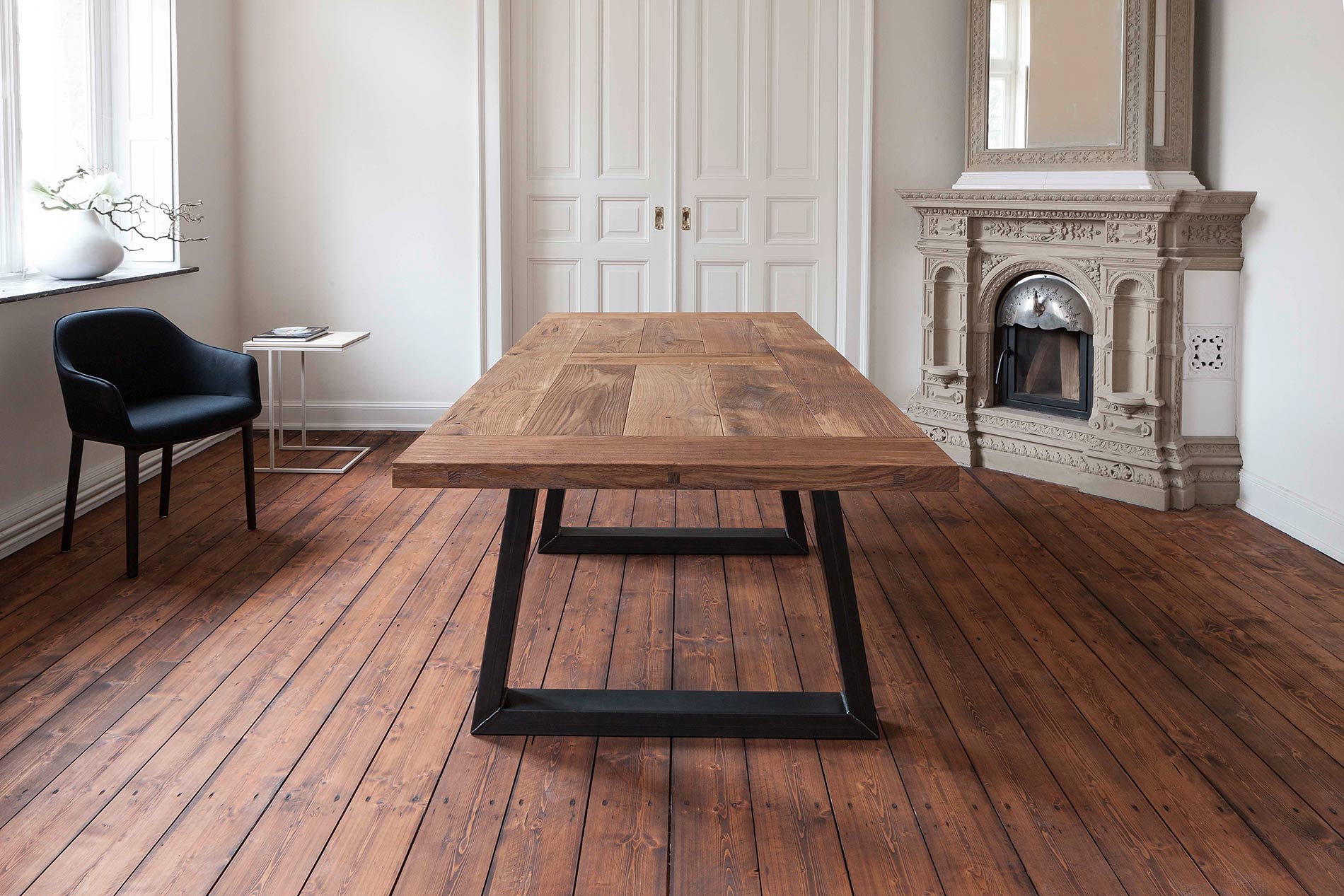 tavolo in legno massiccio con struttura in metallo tavolo in legno massiccio con struttura in metallo