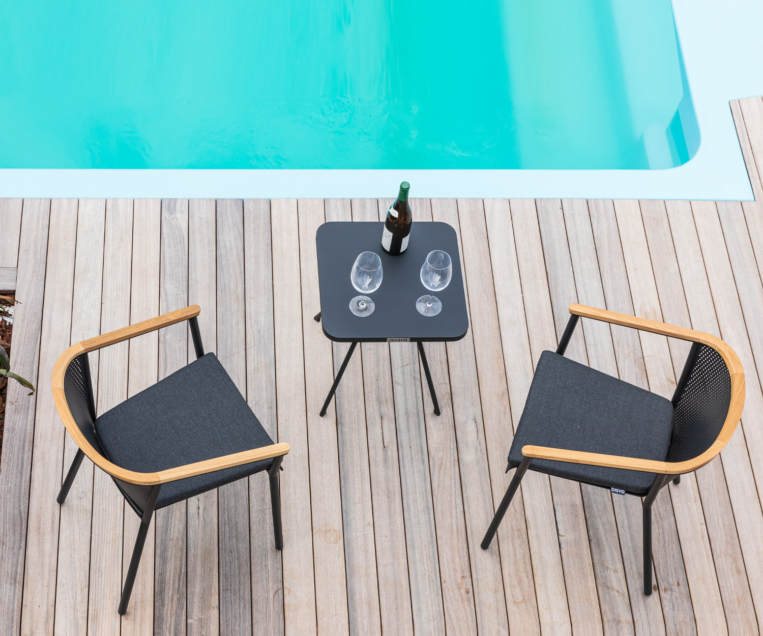 Moderno Oasiq Tavolino da piscina di design in alluminio Attol con poltroncine Moderno Oasiq Tavolino da piscina di design in alluminio Attol con poltroncine