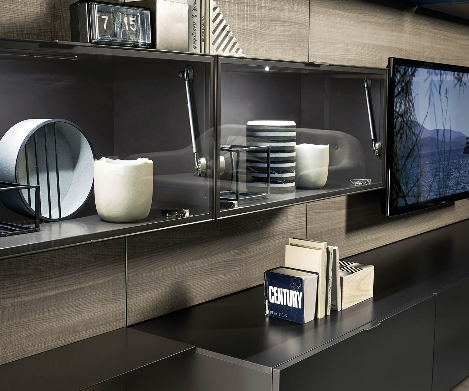 Parete attrezzata moderna Livitalia C36 con pannello a muro in olmo Parete attrezzata moderna Livitalia C36 con pannello a muro in olmo